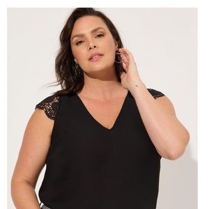 Torrid size 6 blouse